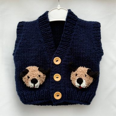 Handgestrickte Babyweste in Dunkelblau mit Bären-Details